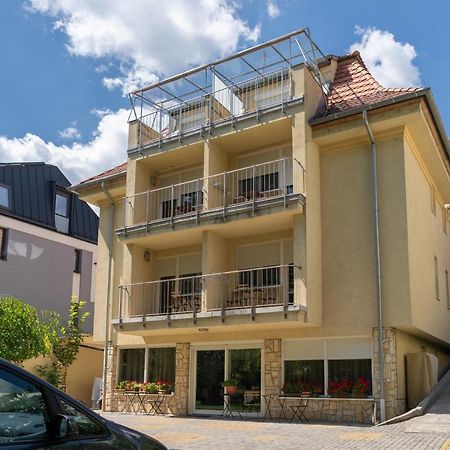 Balatonair Vendeghaz Hotel Balatonfured Ngoại thất bức ảnh