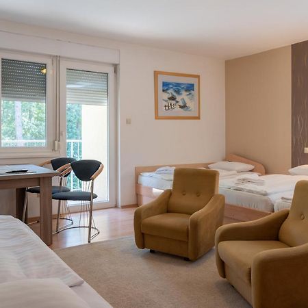 Balatonair Vendeghaz Hotel Balatonfured Ngoại thất bức ảnh