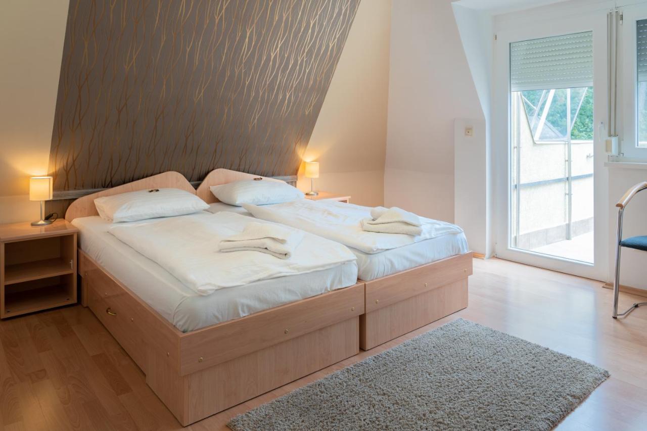 Balatonair Vendeghaz Hotel Balatonfured Ngoại thất bức ảnh