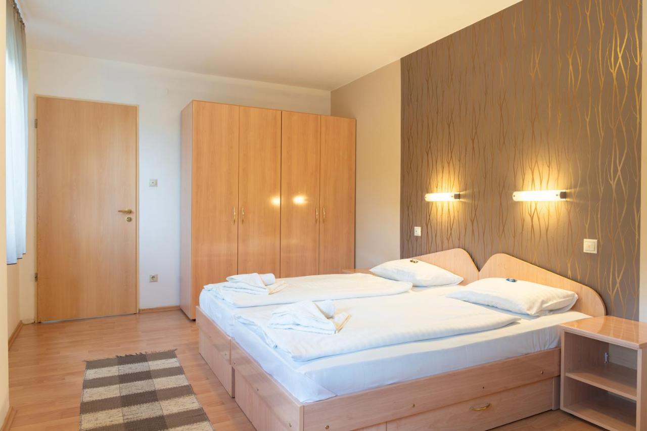 Balatonair Vendeghaz Hotel Balatonfured Ngoại thất bức ảnh