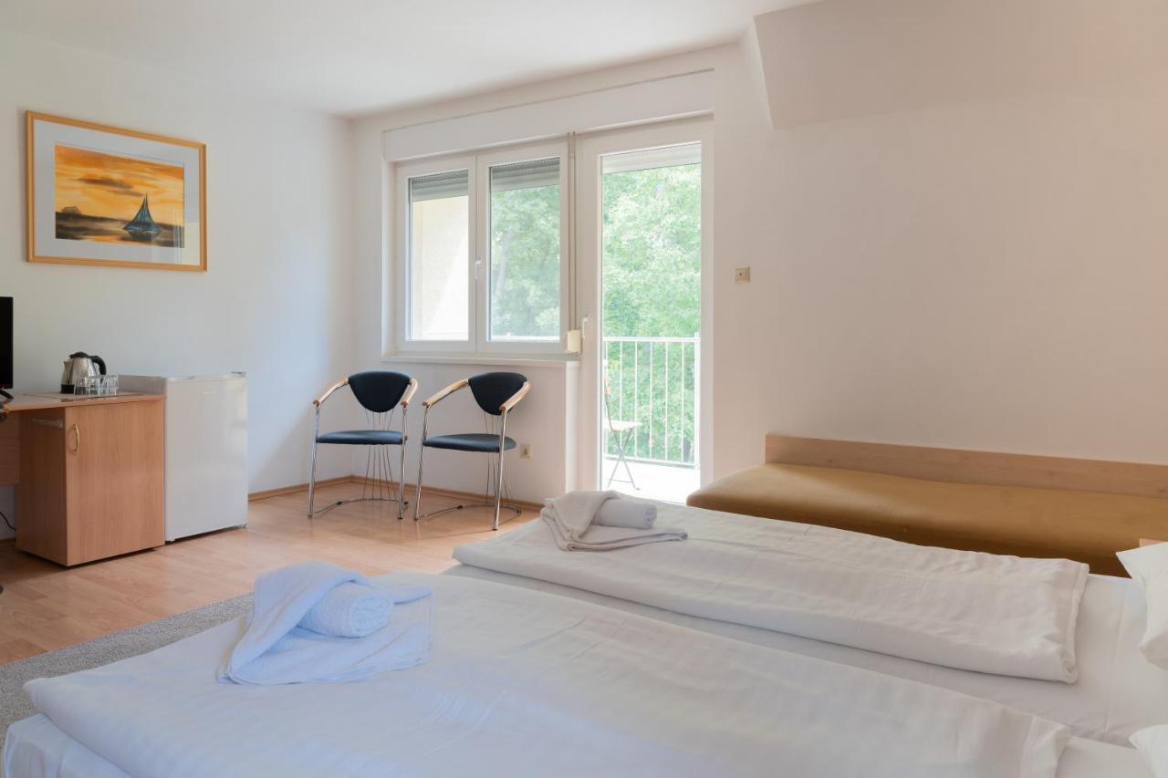 Balatonair Vendeghaz Hotel Balatonfured Phòng bức ảnh