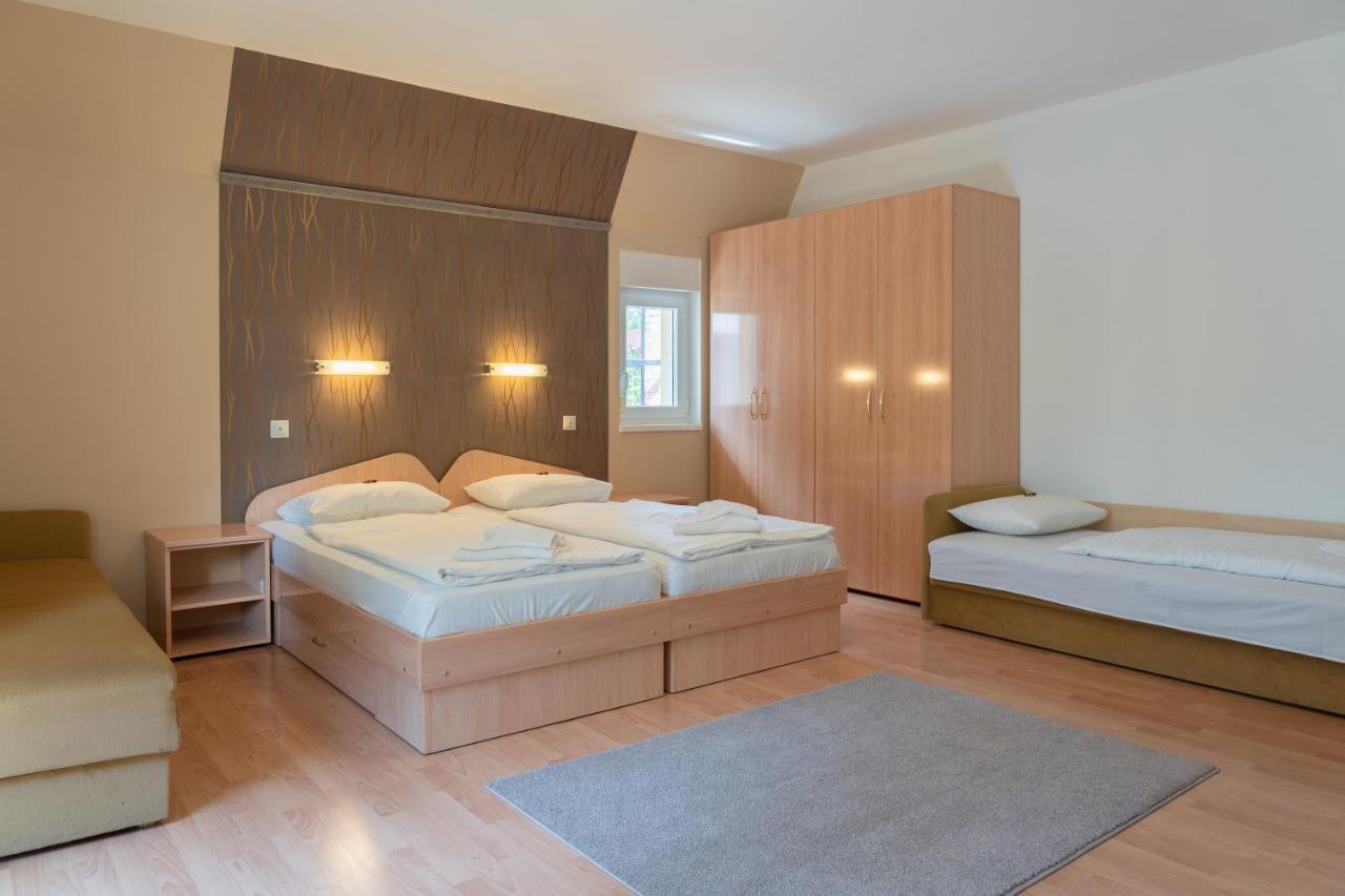 Balatonair Vendeghaz Hotel Balatonfured Ngoại thất bức ảnh
