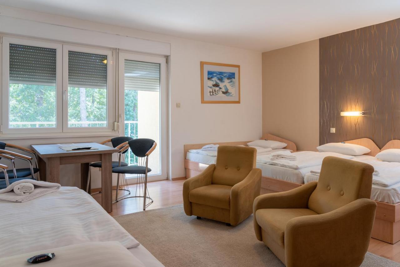 Balatonair Vendeghaz Hotel Balatonfured Ngoại thất bức ảnh